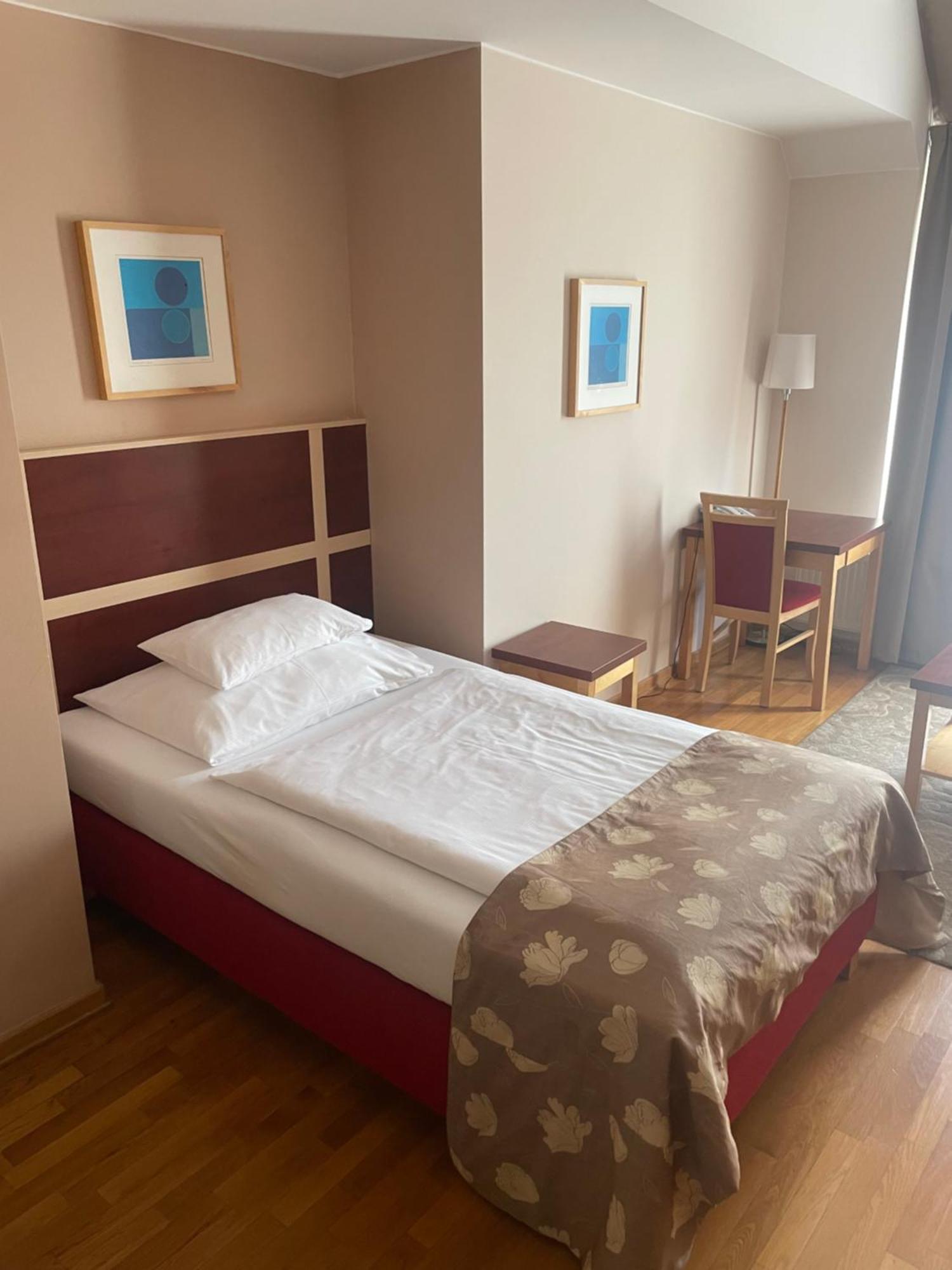 Ea Hotel Julis Praga Zewnętrze zdjęcie